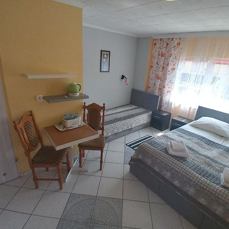דז'ווירז'ינו Pokoje Goscinne Akacja Resko מראה חיצוני תמונה